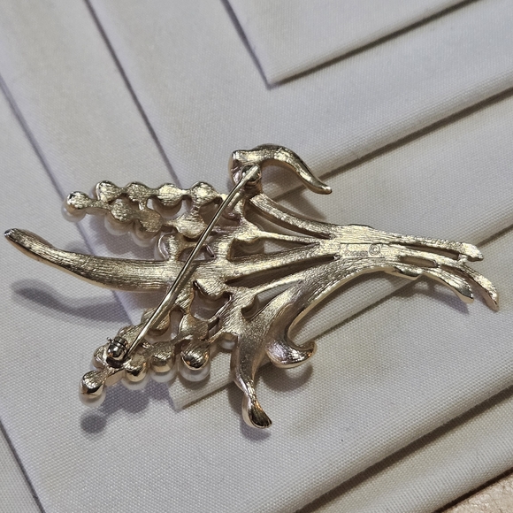 1950's Trifari Lily Of The Valley - Picture 9 of 10